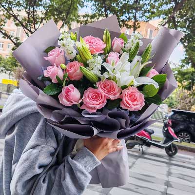 恩施11朵戴安娜粉玫瑰百合，与你一起追逐梦想