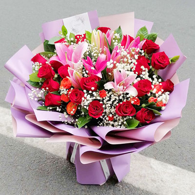 恩施22朵红玫瑰百合，心永远属于了你